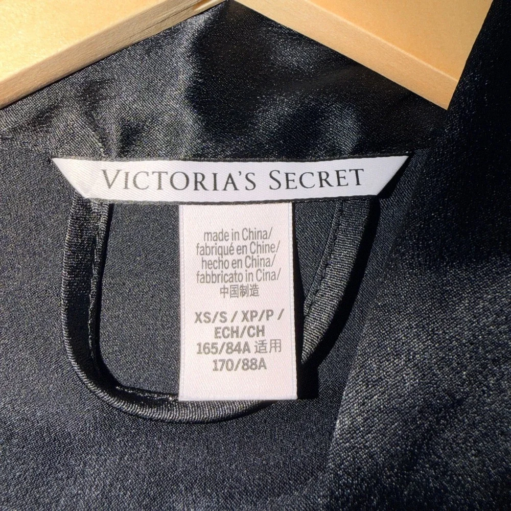 Victoria's Secret Women's Black Satin Kimono Robe Belted Tie Ruffle Hem XS/S